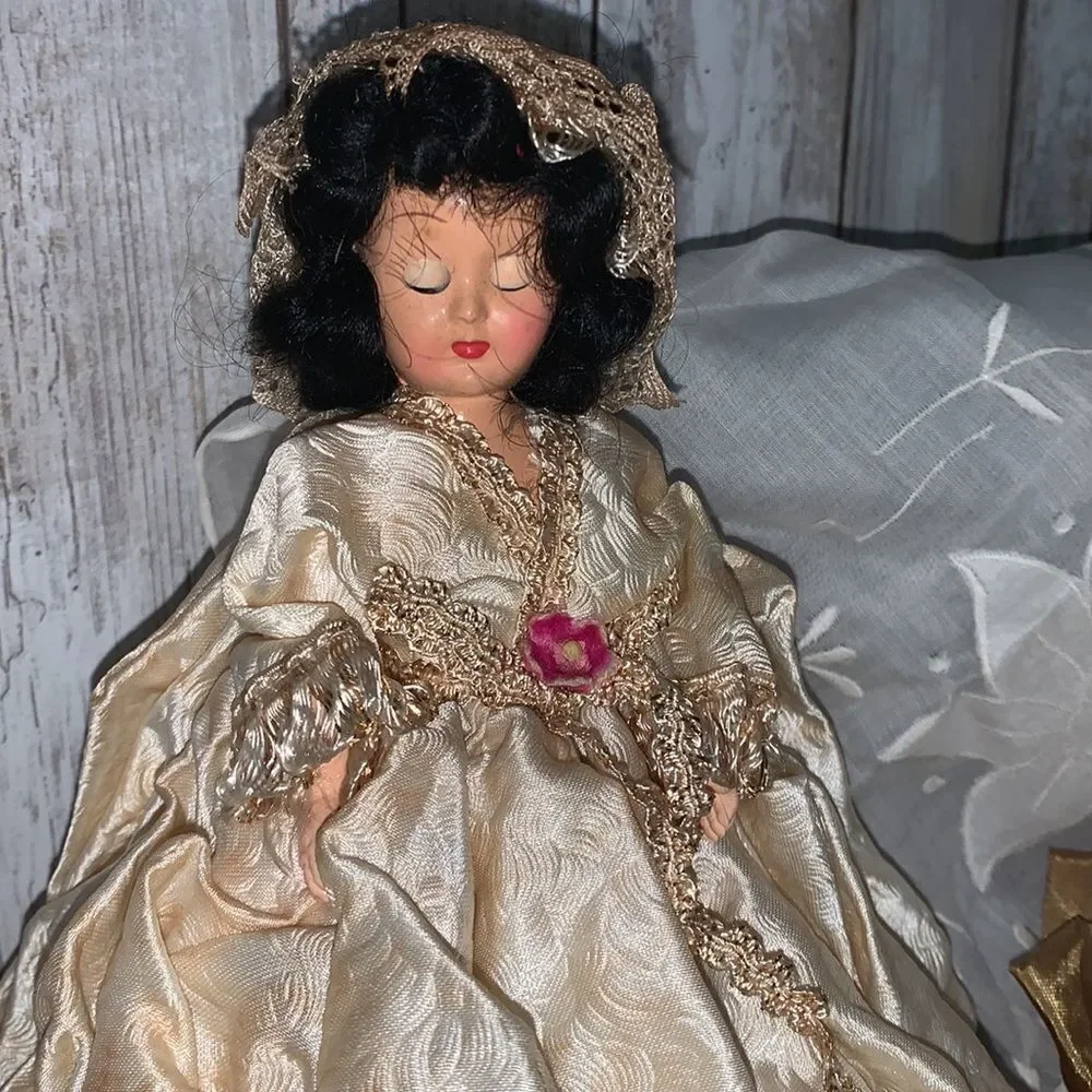 VTG 1940 COMPOSITE‎ HARD PLASTIC MINIATURE SCARLET BELLE BRIDE DOLLS